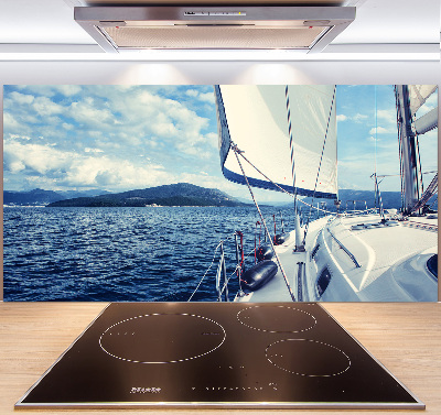 Cooker splashback Yacht against the background of the sea