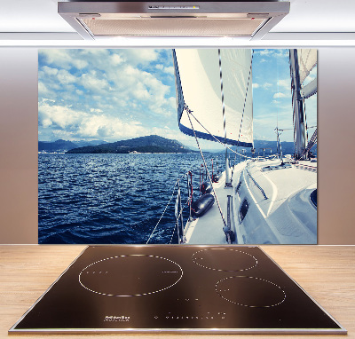 Cooker splashback Yacht against the background of the sea