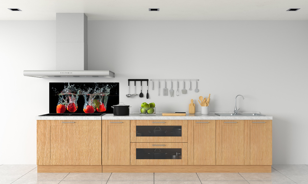 Cooker splashback Strawberries under water