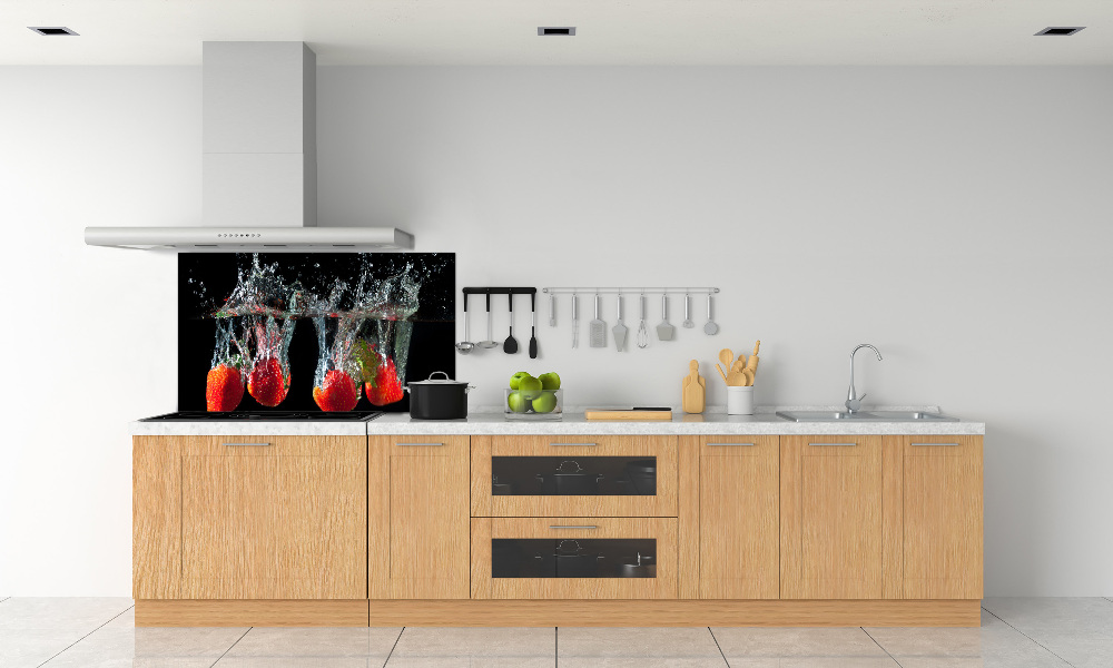 Cooker splashback Strawberries under water