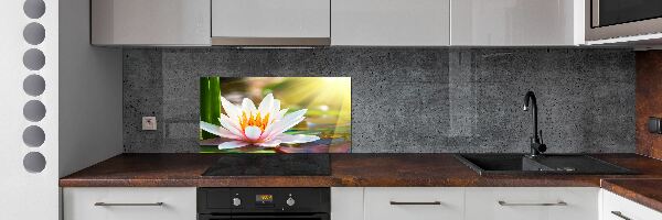 Cooker splashback water lily