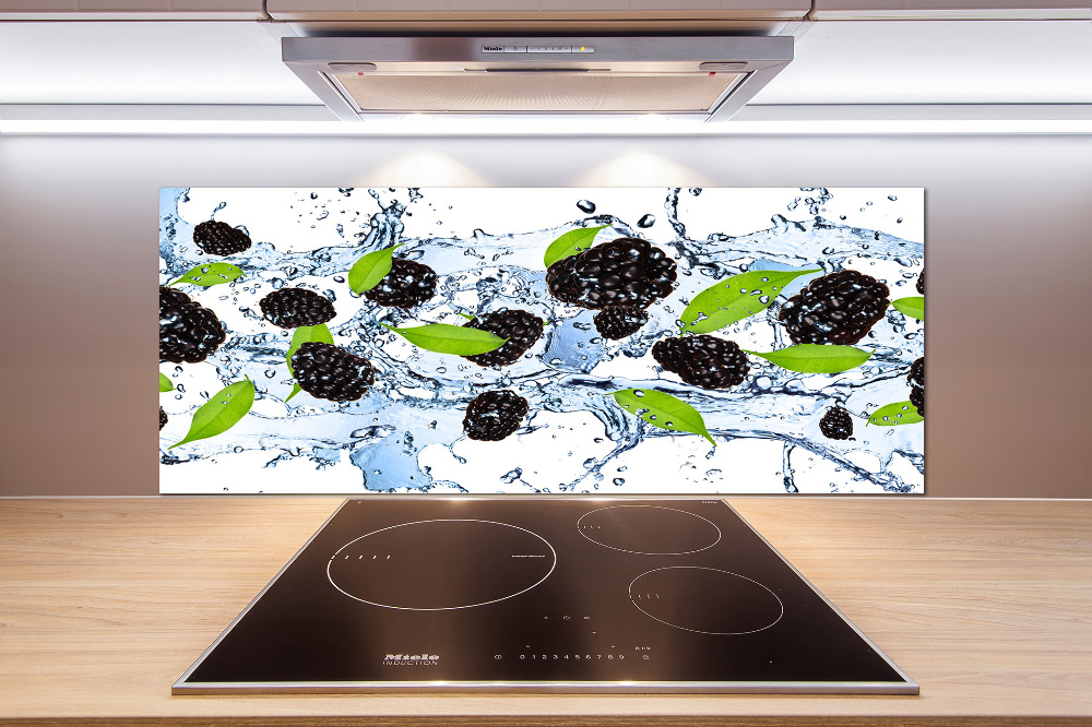 Cooker splashback Blackberries and water