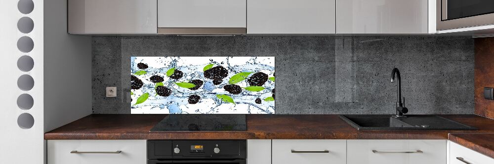 Cooker splashback Blackberries and water