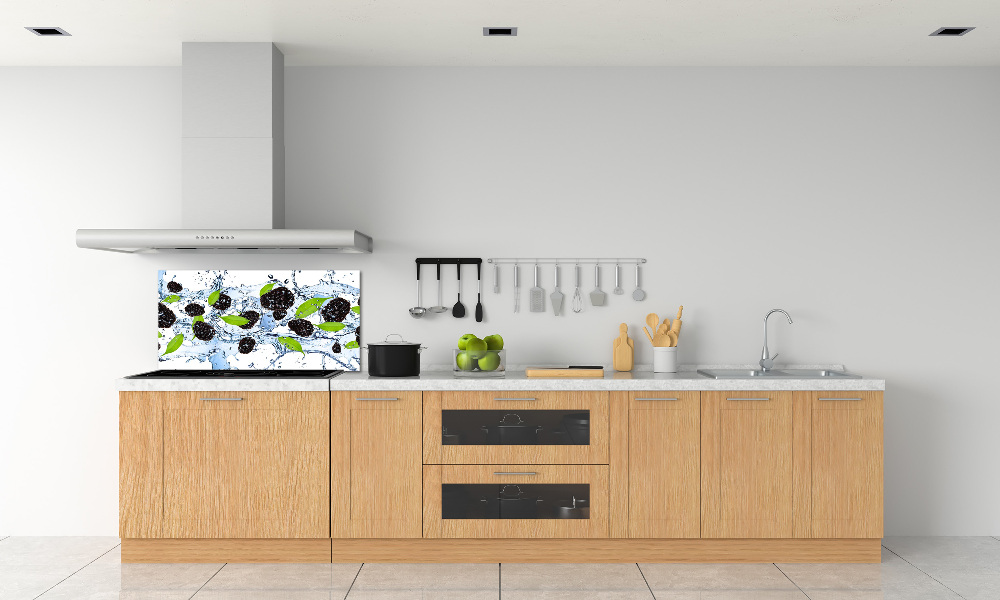 Cooker splashback Blackberries and water