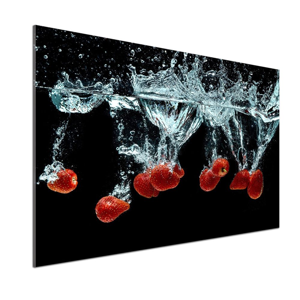 Cooker splashback Strawberries under water