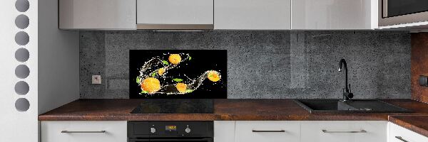 Cooker splashback Apricots and water