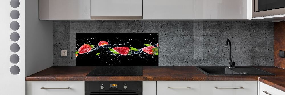 Cooker splashback Strawberries and water