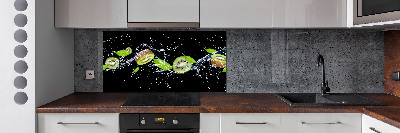 Glass splashback Kiwi and water