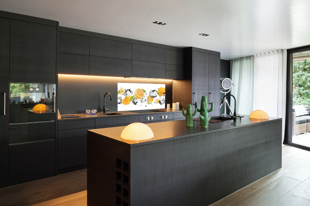 Glass splashback Lemon and water