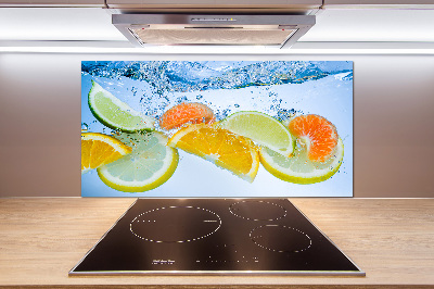 Glass splashback Citruses under water