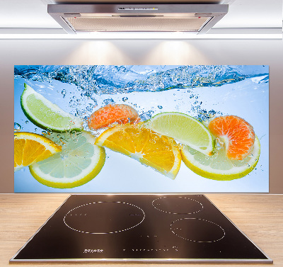 Glass splashback Citruses under water