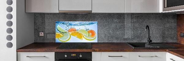 Glass splashback Citruses under water