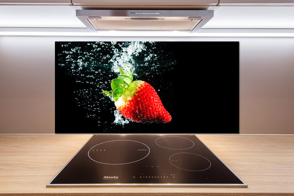 Kitchen splashback Strawberry underwater