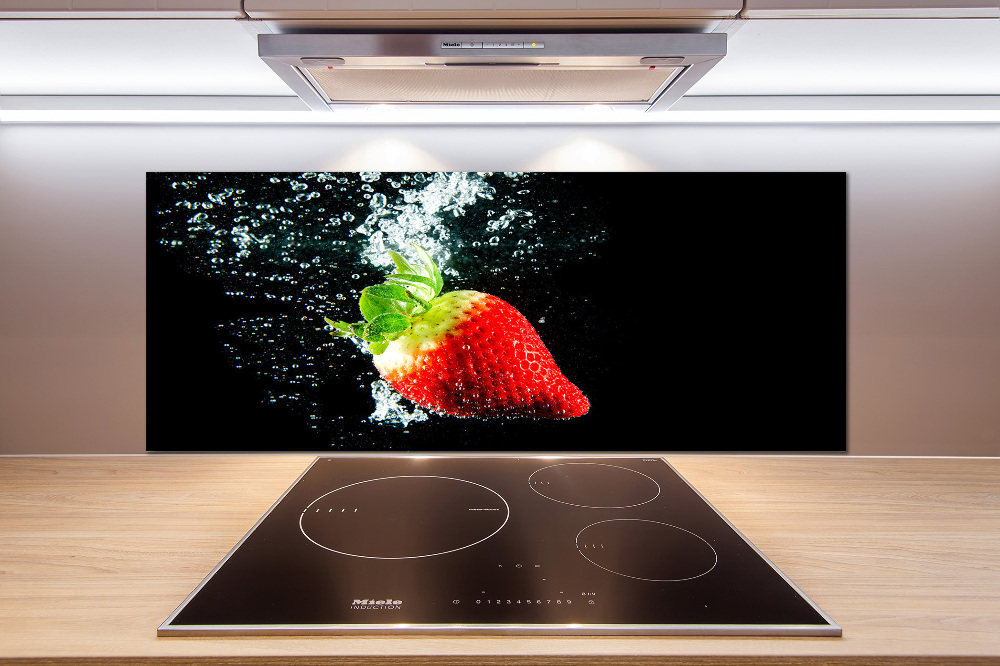 Kitchen splashback Strawberry underwater