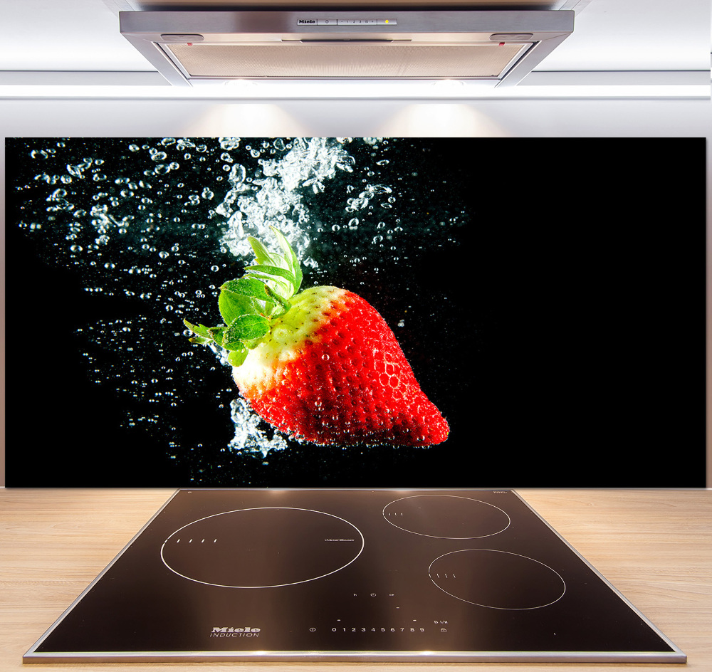 Kitchen splashback Strawberry underwater