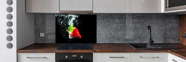 Kitchen splashback Strawberry underwater