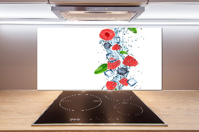 Cooker splashback Forest fruits with ice