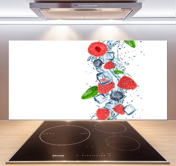 Cooker splashback Forest fruits with ice