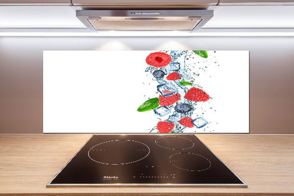 Cooker splashback Forest fruits with ice