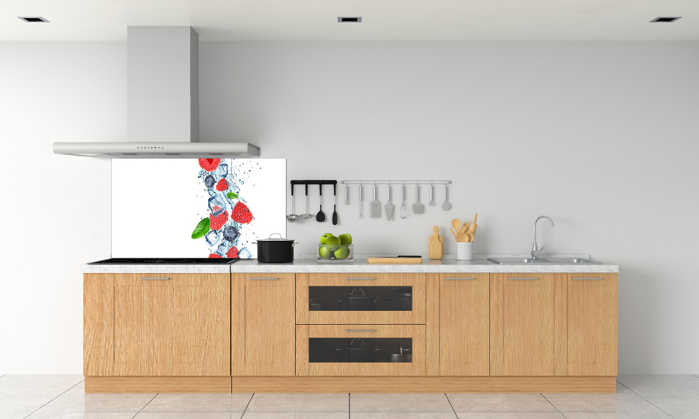 Cooker splashback Forest fruits with ice