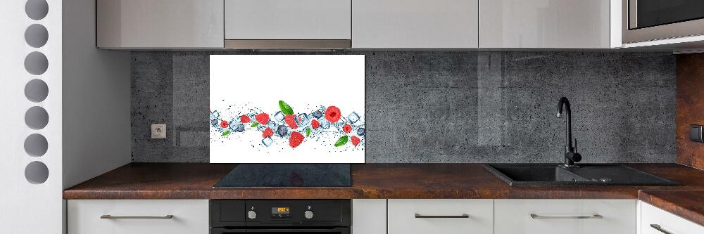 Cooker splashback Forest fruits with ice