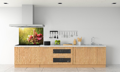 Glass splashback Apples in the basket