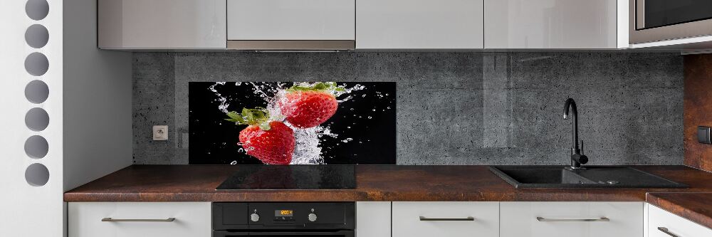 Cooker splashback Strawberries and water