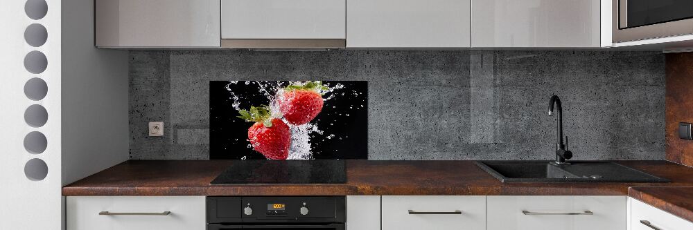 Cooker splashback Strawberries and water