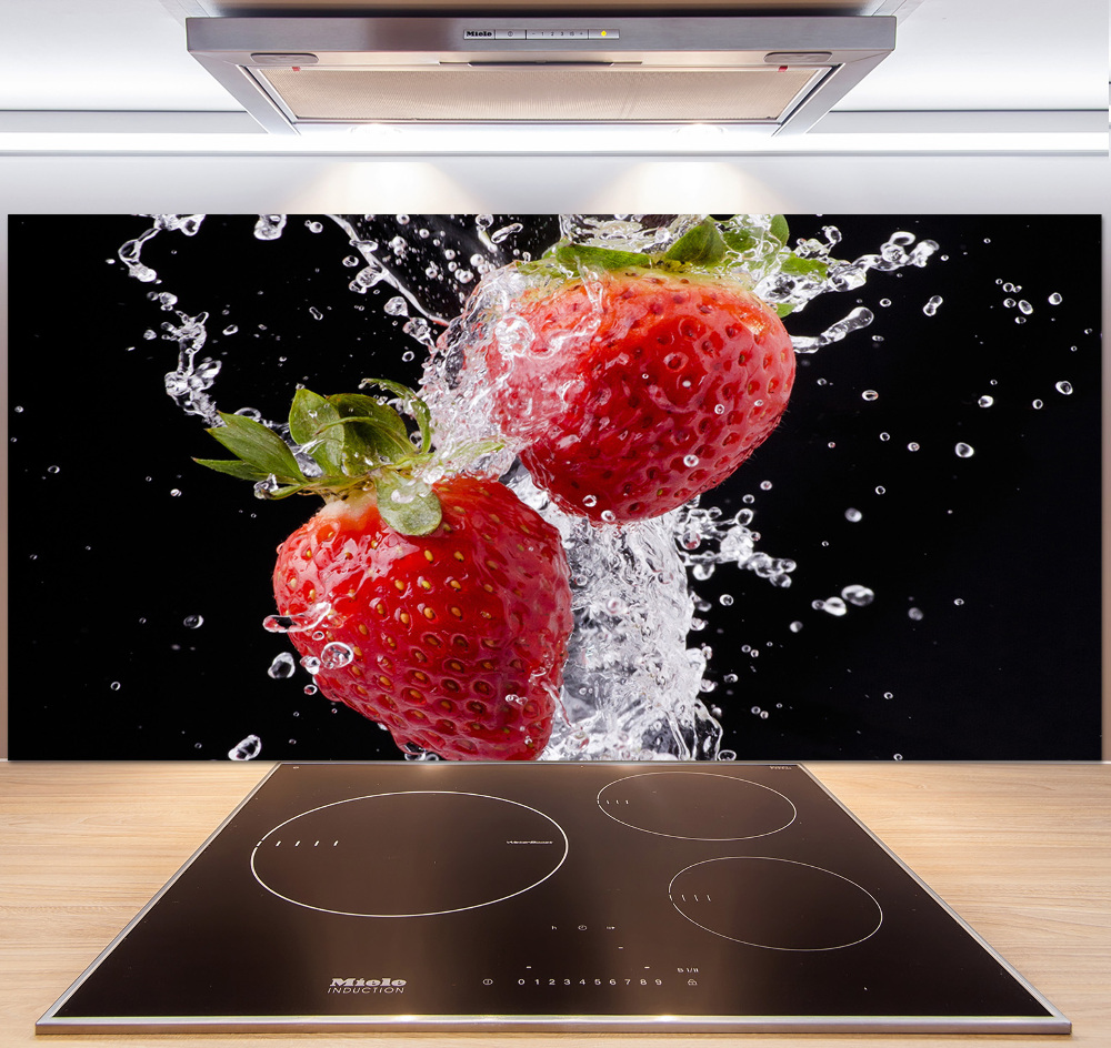 Cooker splashback Strawberries and water