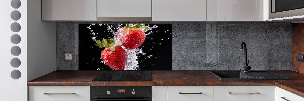 Cooker splashback Strawberries and water