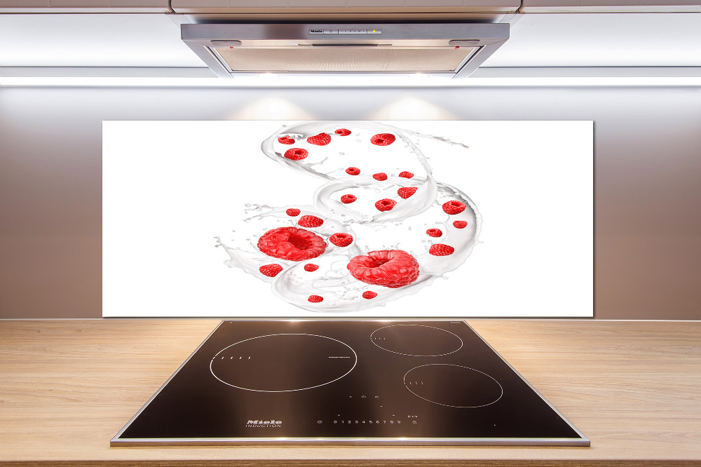 Cooker splashback Raspberries with milk