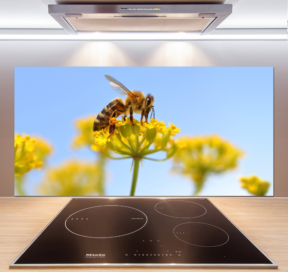 Cooker splashback Bee on a flower