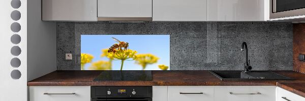 Cooker splashback Bee on a flower