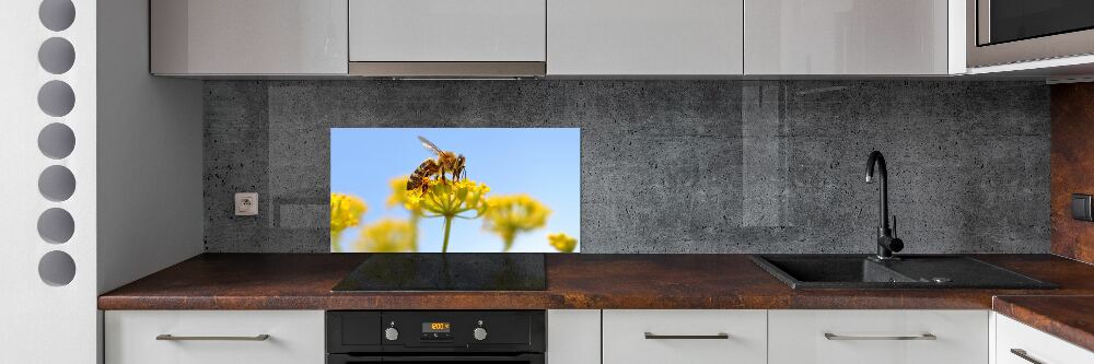 Cooker splashback Bee on a flower