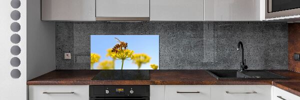 Cooker splashback Bee on a flower