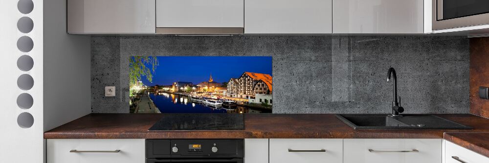 Cooker splashback Bydgoszcz at night