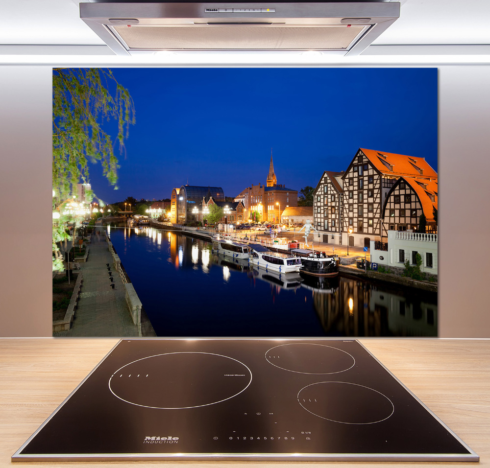 Cooker splashback Bydgoszcz at night