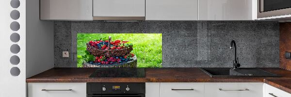 Cooker splashback Forest fruit basket