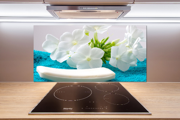 Kitchen splashback White spa flowers