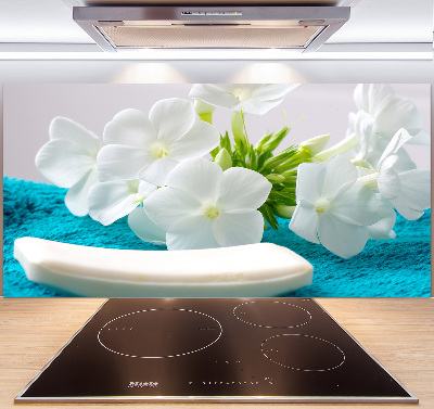 Kitchen splashback White spa flowers