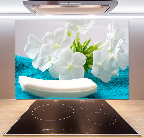 Kitchen splashback White spa flowers