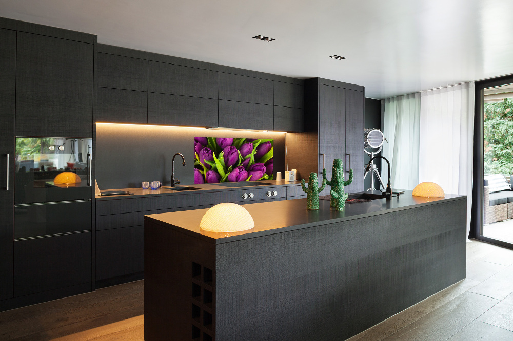 Hob splashback Violet tulips