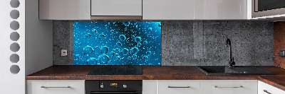 Glass splashback Bubbles under water