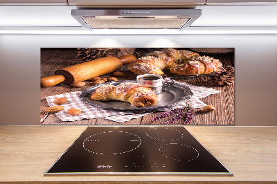 Cooker splashback croissants