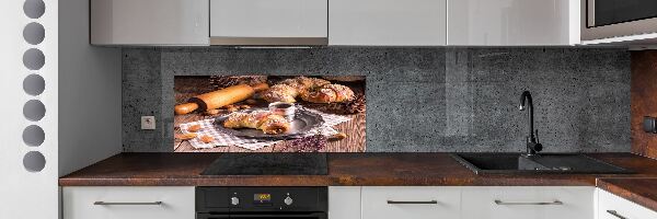 Cooker splashback croissants