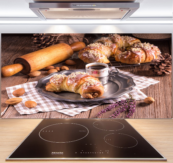 Cooker splashback croissants