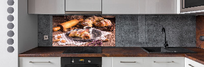 Cooker splashback croissants