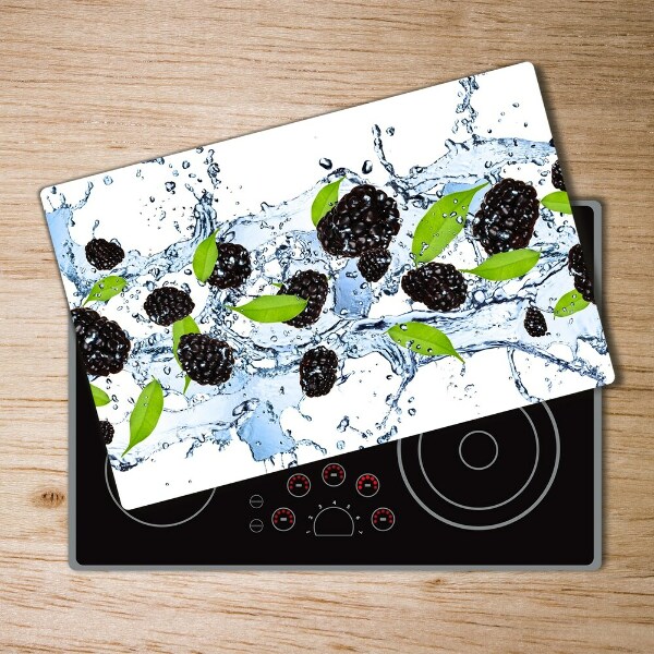 Cutting board Blackberries and water