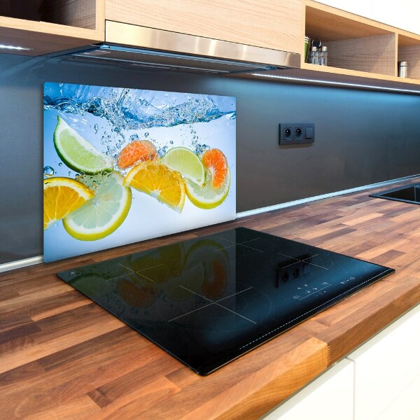 Cutting board Citruses under water