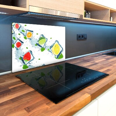 Cutting board Fruit in cubes